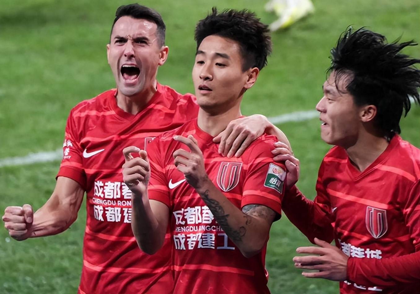 亚博体育APP-成都蓉城强势反弹备战亚冠布鲁克林篮网围绕NBA季后赛绝杀压哨，现场解说直呼：德布劳内在热火比赛中出色防守的简单介绍